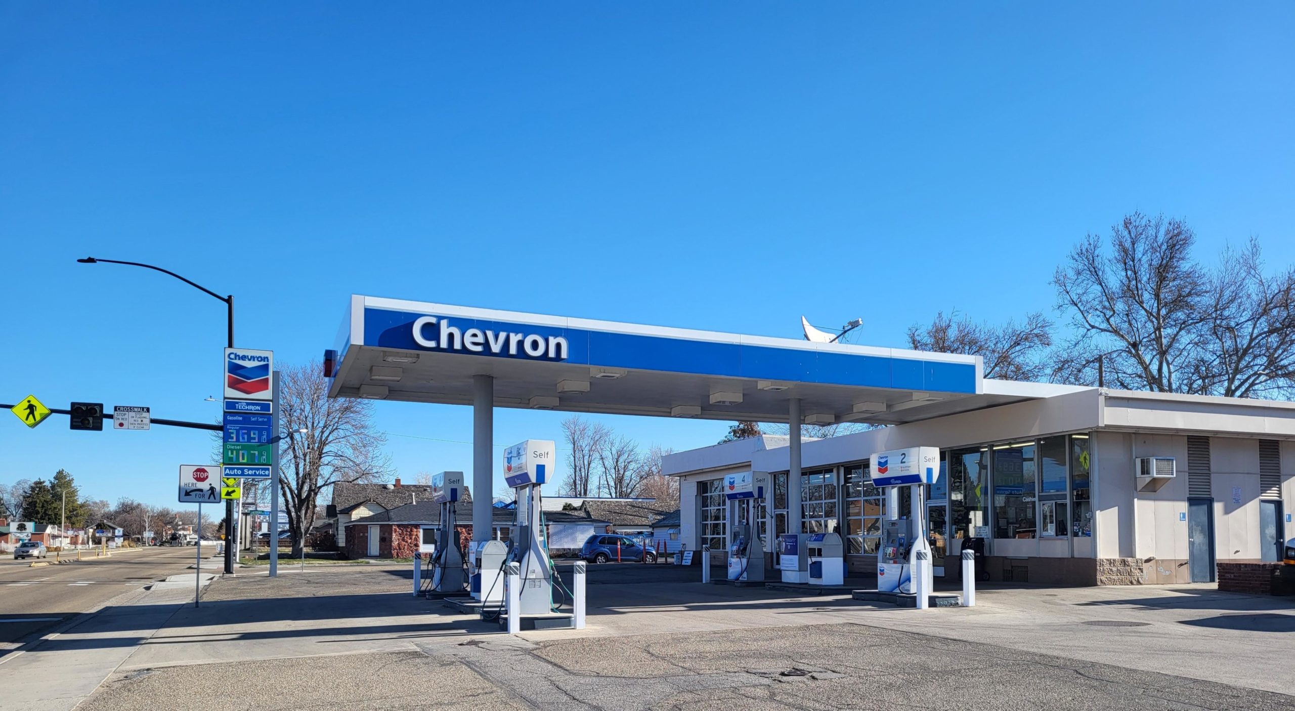 Larry's Chevron station